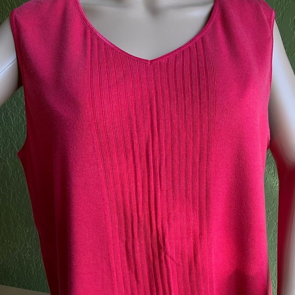 c. b. collections Red Sleeveless Knit Top 1XPlus New W/Tags - Picture 6 of 6